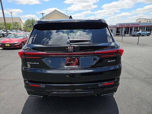 Used 2025 Buick Enclave Sport Touring w/ Super Cruise Package FWD image 4