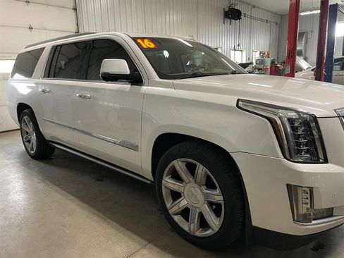 Used 2016 Cadillac Escalade ESV Platinum image 4