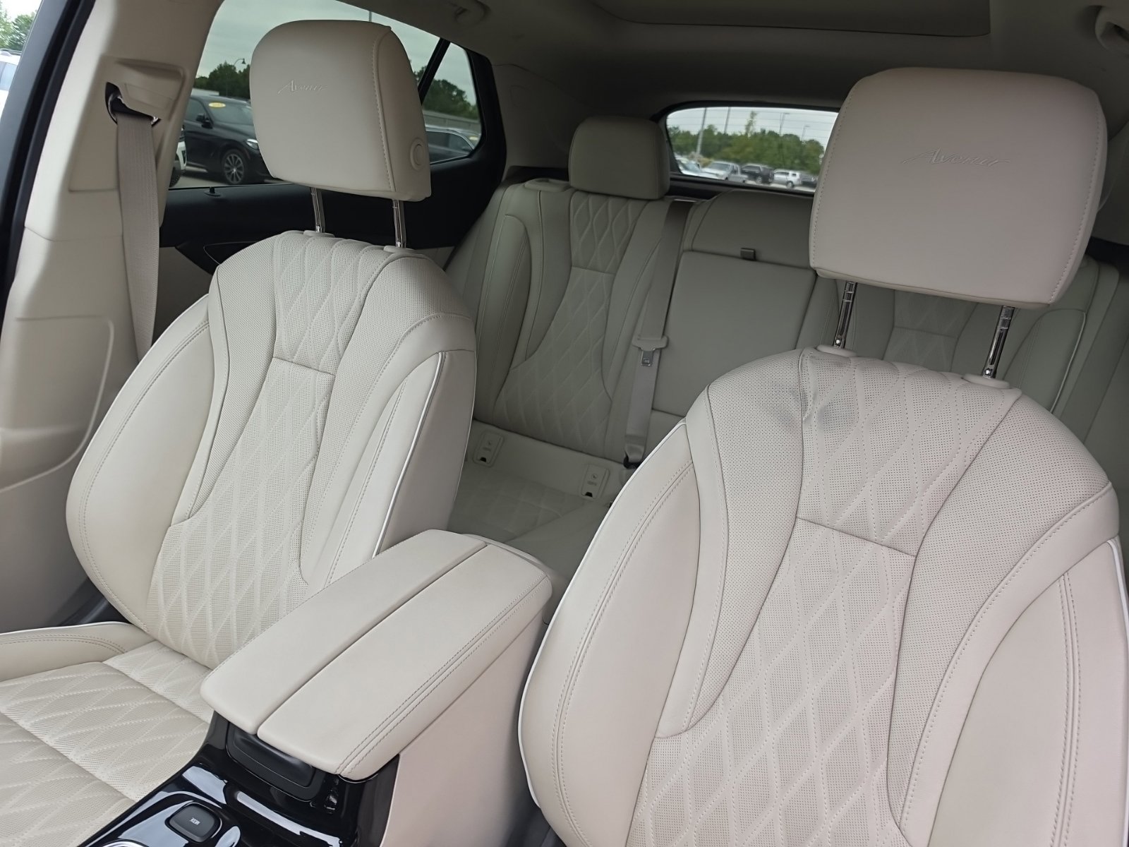 Used 2023 Buick Envision Avenir AWD/4WD image 22