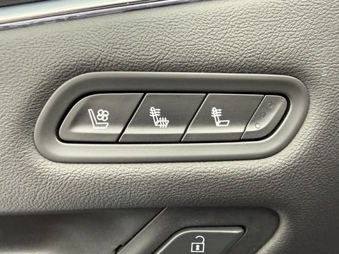 Certified 2021 Cadillac Escalade ESV Sport w/ Driver Assist Tech Package image 17