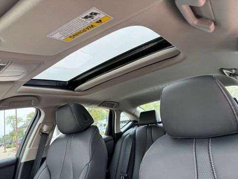 Certified 2025 Acura TLX w/ Technology Package image 32