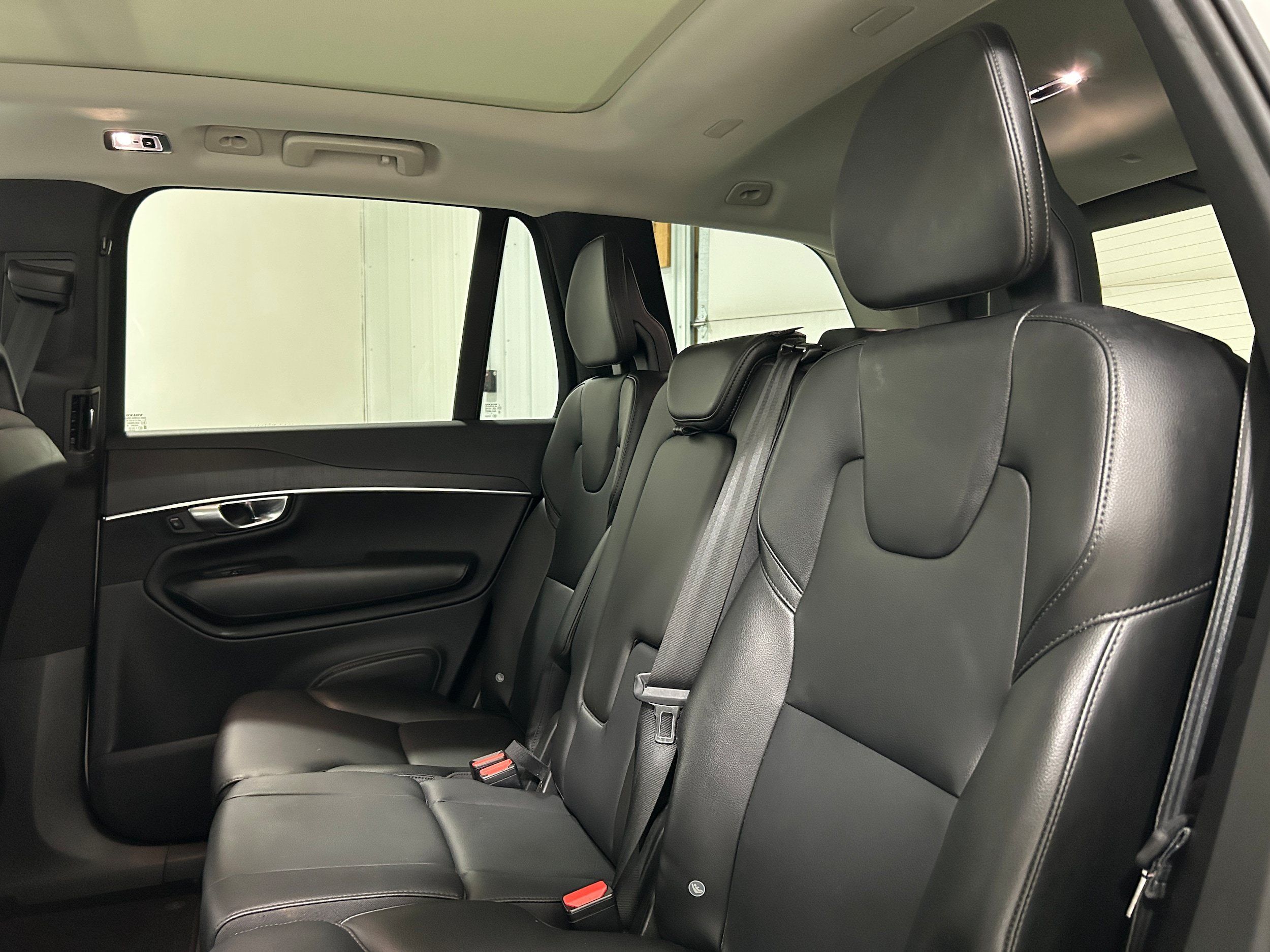 Used 2020 Volvo XC90 T5 Momentum AWD/4WD image 25
