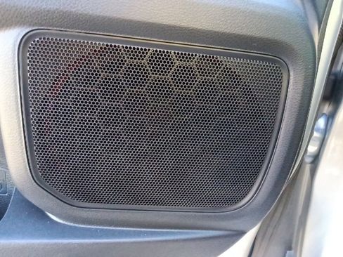 Used 2022 Toyota Sienna Limited image 13