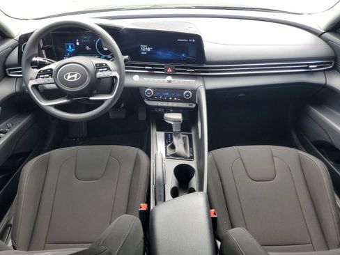 Used 2024 Hyundai Elantra SEL FWD image 11