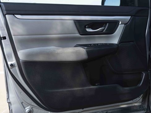 Used 2021 Honda CR-V LX image 32