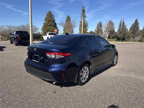Used 2025 Toyota Corolla LE image 4
