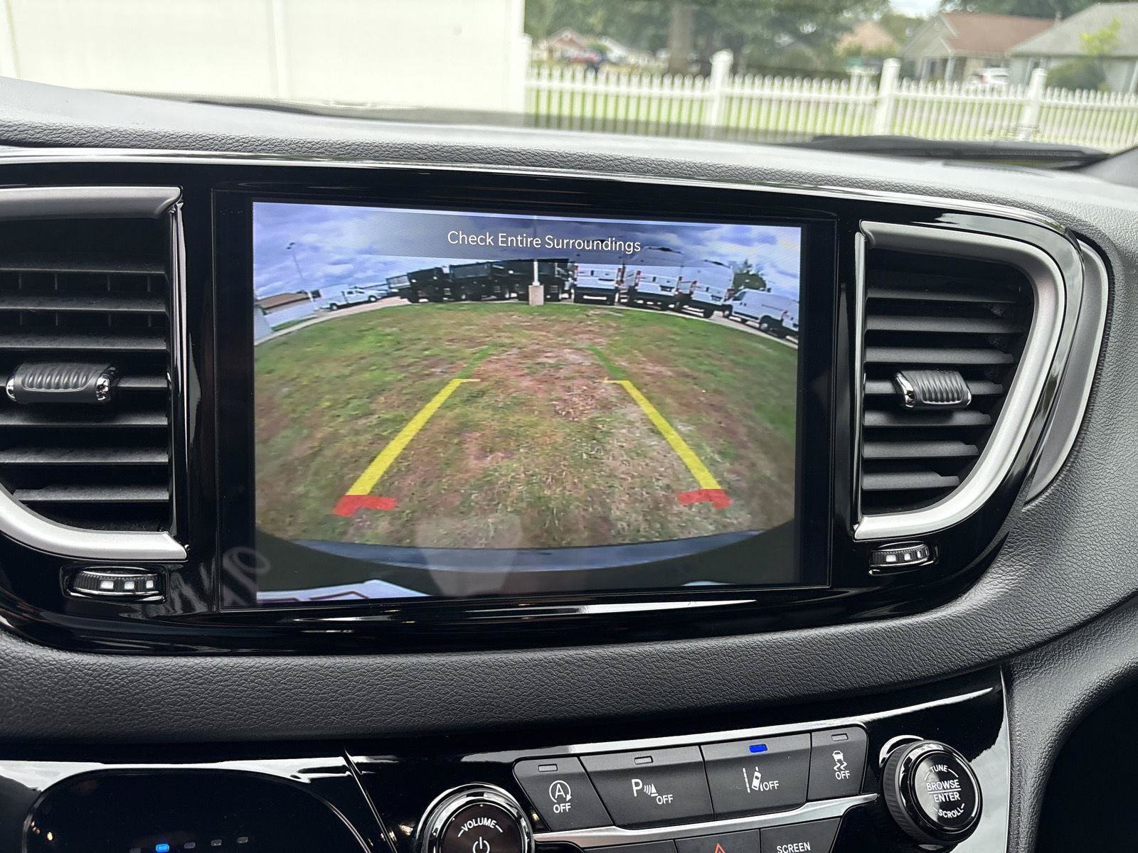 Used 2026 Chrysler Pacifica Select FWD image 23