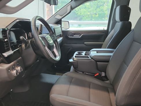 Used 2024 GMC Sierra 1500 Elevation AWD/4WD image 11