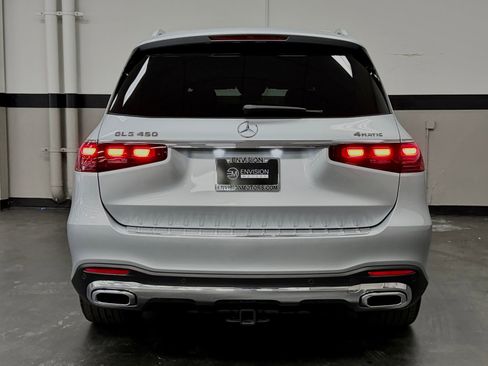 Used 2025 Mercedes-Benz GLS 450 4MATIC image 11