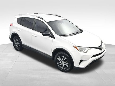 Used 2017 Toyota RAV4 LE FWD image 33