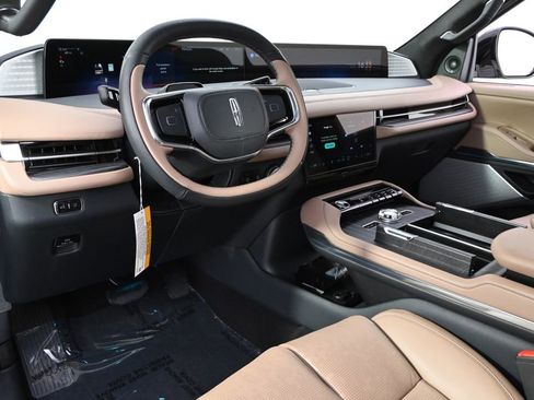 New 2026 Lincoln Navigator Black Label AWD/4WD image 12