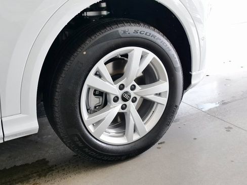 New 2025 Audi Q5 Premium image 8