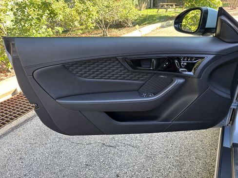 Used 2021 Jaguar F-TYPE R-Dynamic AWD/4WD image 19