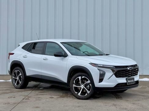 Used 2024 Chevrolet Trax RS w/ Driver Confidence Package image 8