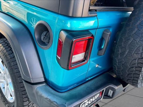 Used 2019 Jeep Wrangler Sport AWD/4WD image 25