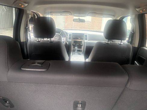Used 2010 Jeep Grand Cherokee Laredo AWD/4WD image 11