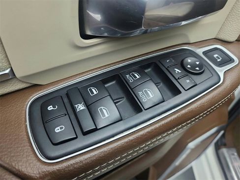 Used 2019 RAM 2500 Laramie image 20