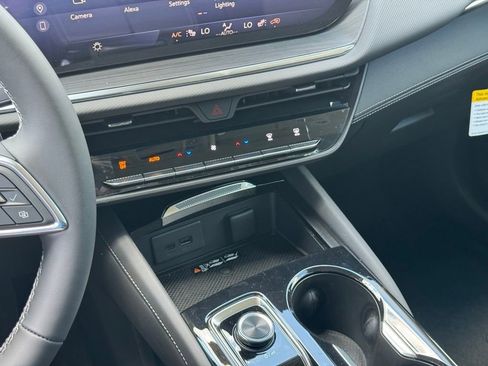 New 2025 Buick Envision Preferred image 32