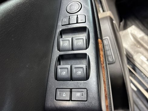 Used 2019 Chevrolet Suburban Premier image 17