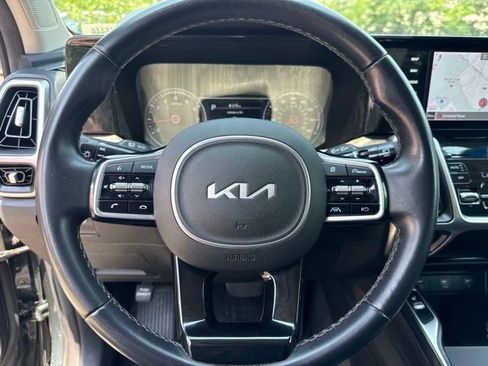 Used 2022 Kia Sorento S w/ Panoramic Sunroof Package AWD/4WD image 13