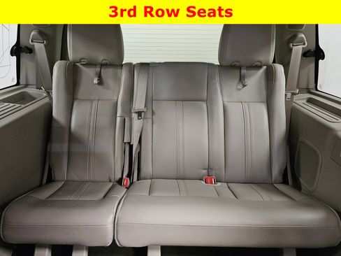 Used 2016 Lincoln Navigator Select image 26