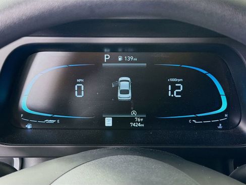 Used 2025 Hyundai Elantra SE image 15