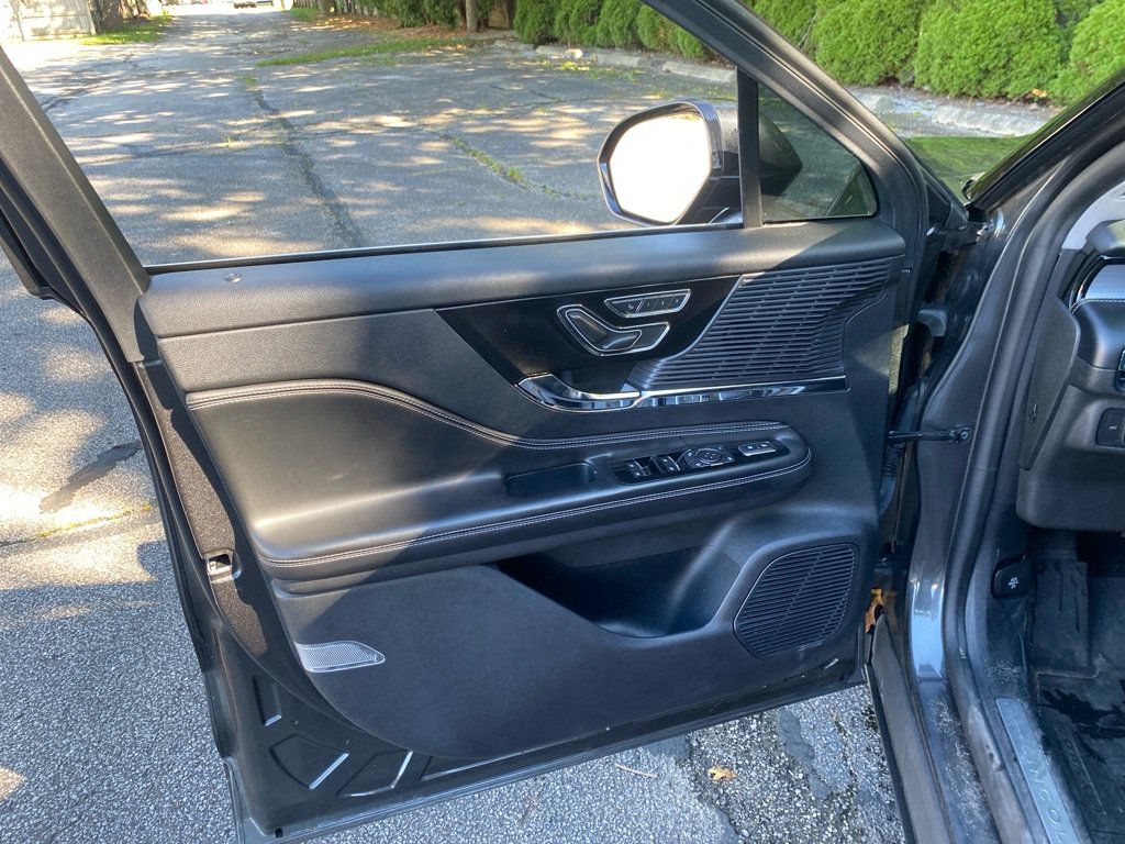 Used 2020 Lincoln Corsair AWD w/ Premium Package image 11