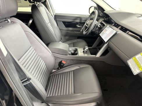 Certified 2025 Land Rover Discovery Sport S image 17