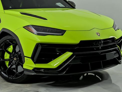 Used 2023 Lamborghini Urus Performante image 3
