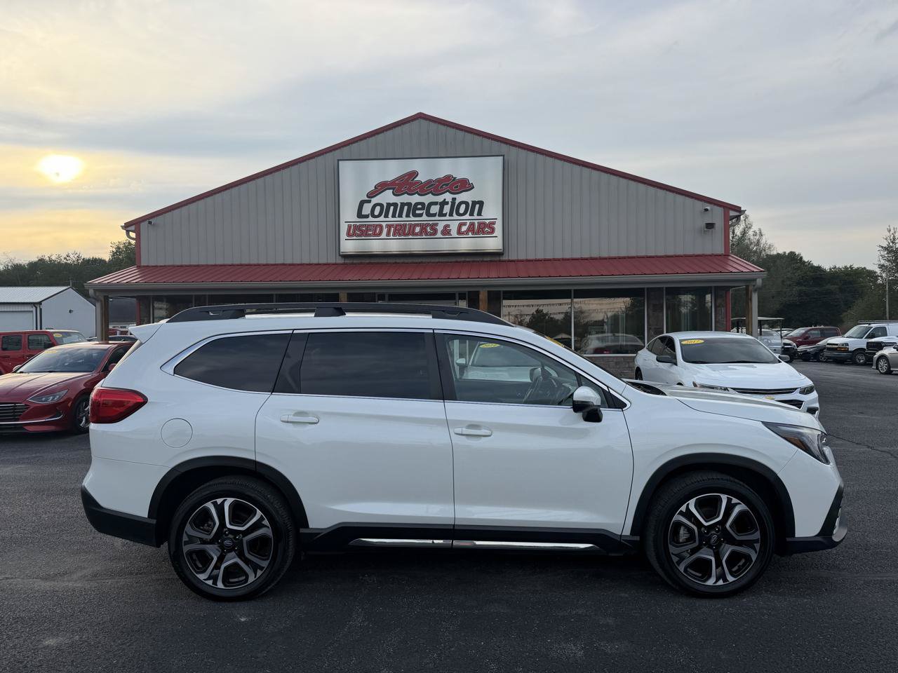 Used 2023 Subaru Ascent Limited AWD/4WD image 3