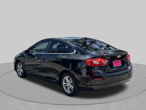 Used 2018 Chevrolet Cruze LT FWD image 3