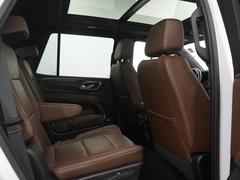 Used 2021 Chevrolet Tahoe High Country w/ Premium Package AWD/4WD image 12