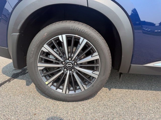 New 2026 Nissan Pathfinder Platinum AWD/4WD image 13