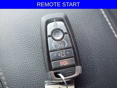 Used 2017 Ford Fusion SE image 6