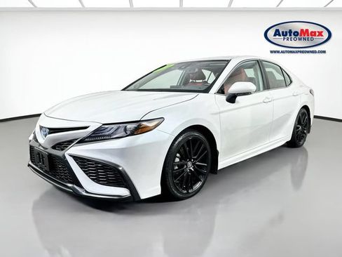 Used 2024 Toyota Camry XSE w/ Navigation Package FWD image 5