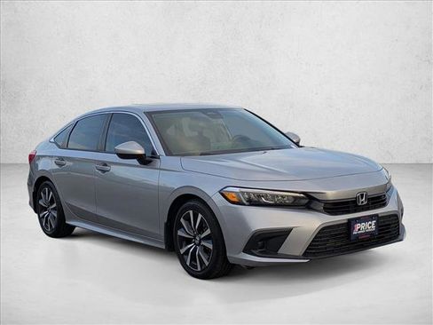 Used 2023 Honda Civic EX image 3