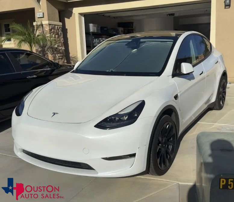 Used 2025 Tesla Model Y Long Range RWD image 1