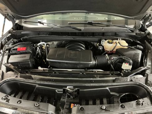 Used 2022 Chevrolet Suburban Z71 w/ Z71 Off-Road Package AWD/4WD image 10