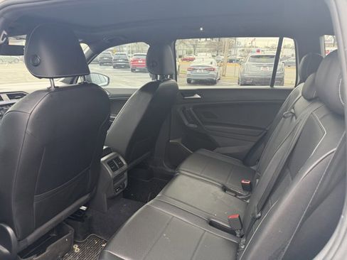Used 2021 Volkswagen Tiguan SE R-Line image 6