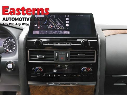 Used 2024 Nissan Armada SL w/ Captain's Chairs Package image 12