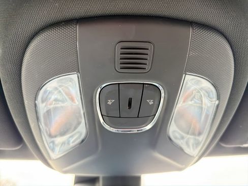 Used 2022 Jeep Compass Limited image 23