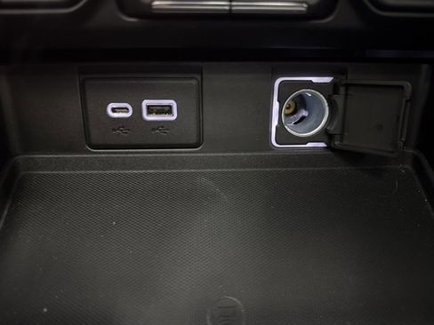 Used 2021 Chevrolet Tahoe Z71 image 20