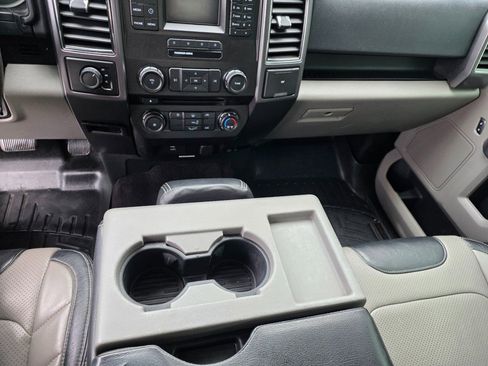 Used 2017 Ford F150 XLT image 24