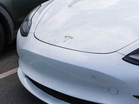 Used 2023 Tesla Model 3 Standard Range image 3