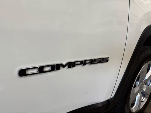 Used 2020 Jeep Compass Latitude AWD/4WD image 34