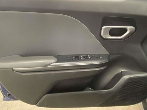Used 2025 Kia K4 LXS image 12