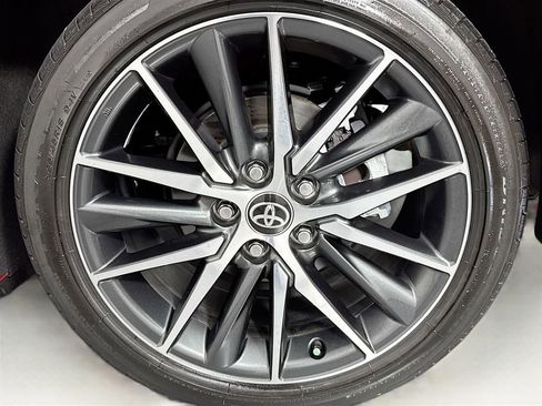 Used 2024 Toyota Camry XLE image 28