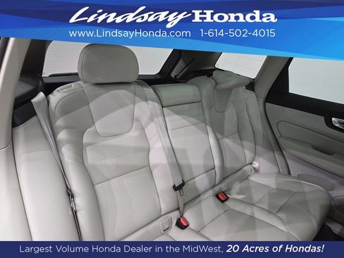 Used 2022 Volvo XC60 B5 Momentum w/ Climate Package image 8
