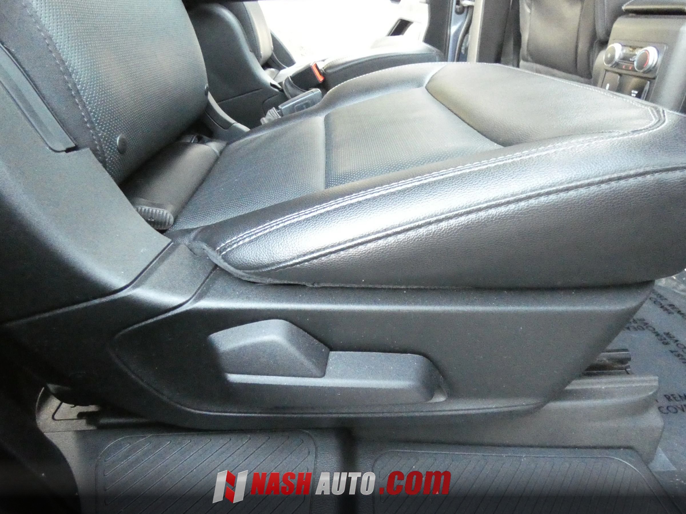 Used 2021 Ford Explorer Limited AWD/4WD image 41