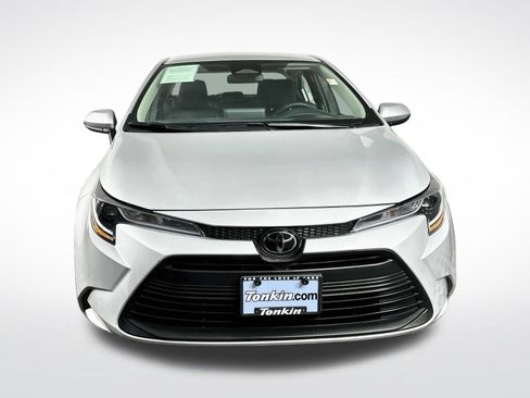Used 2024 Toyota Corolla LE FWD image 2